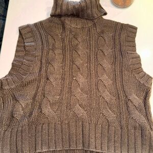 Divided H&M Sweater Vest